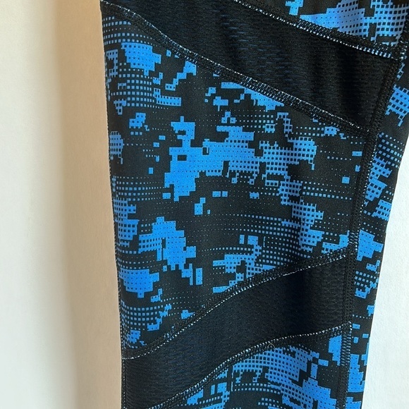 Reebok Blue/ Black Athletic Running Capri Leggings Women’s size Medium - Picture 4 of 8